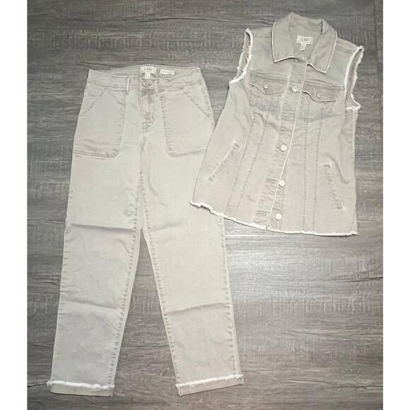 LOGO by Lori Goldstein Women's Denim Gray Distressed Vest & Boyfriend Jeans - Picture 1 of 16